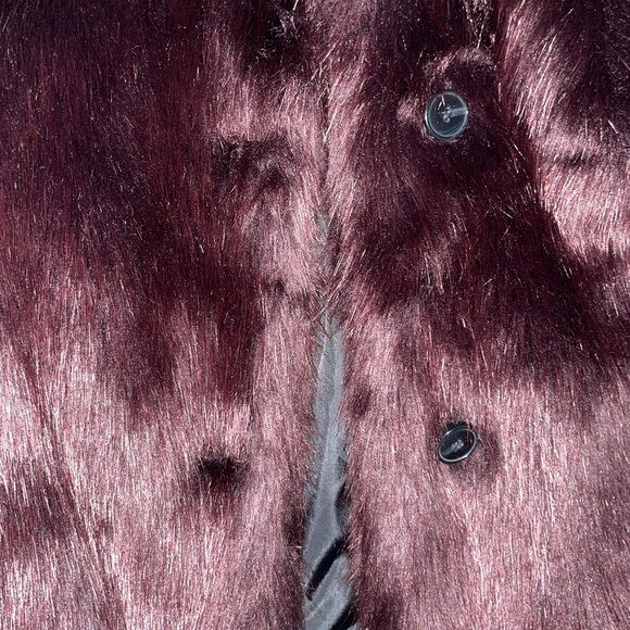 Express “Cozy Faux Fur Coat” sz xl - Picture 6 of 7